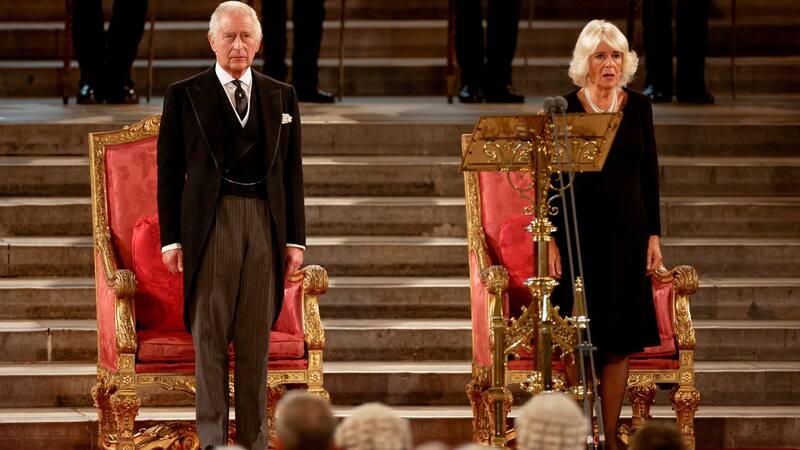 En su histórico discurso, Carlos III agradeció los homenajes, lo cuales, consideró, demuestran de forma "muy conmovedora" lo que significó su "querida madre".