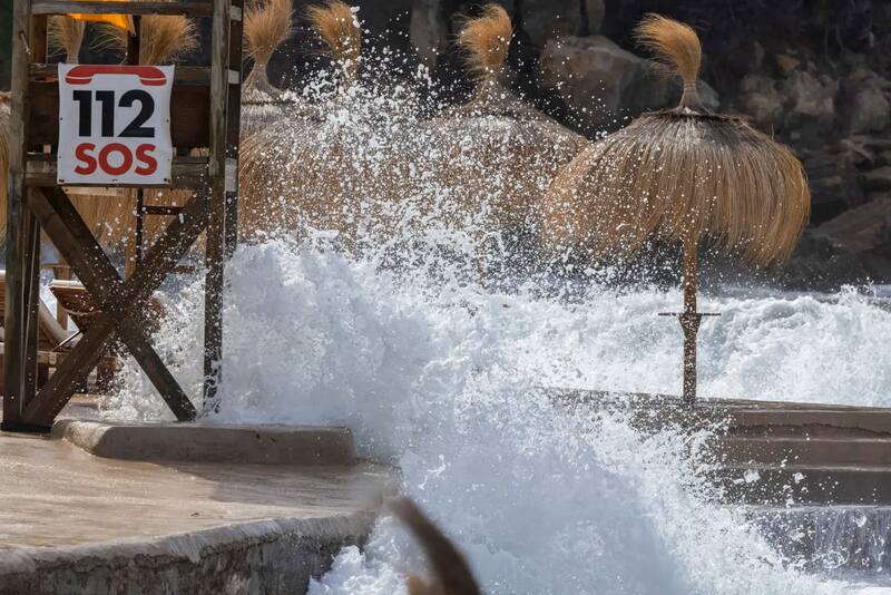 Una tormenta con vientos fuertes se aproxima y sacudirá varias provincias del país: cuáles son las zonas en alerta amarilla por lluvias intensas. EFE