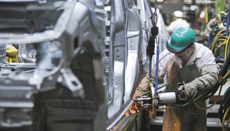 Las terminales demandan menos autopartes.