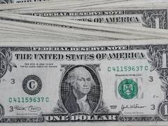 Liberan a exportaciones de servicios de la obligación de liquidar divisas