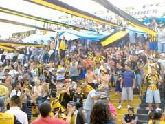 Murió un hincha en un tiroteo entre barras de Almirante Brown