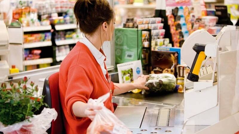 Los trabajadores mercantiles recibirán un incremento del 1,7% sobre los salarios de marzo