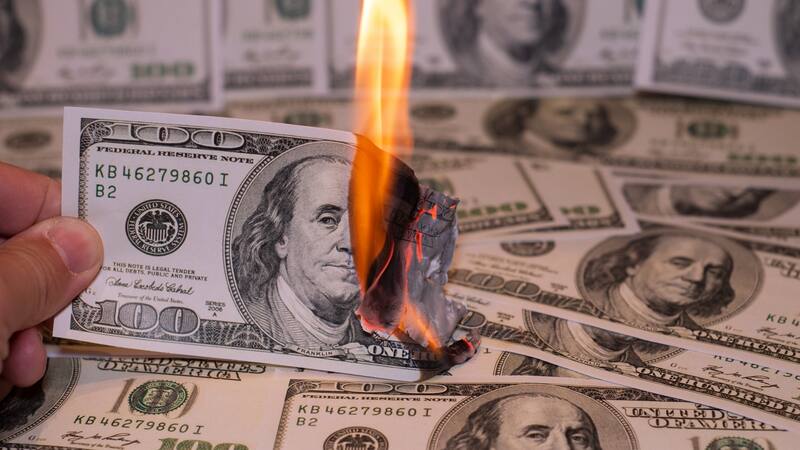 Atención: el Gobierno retiene el 7% de los dólares generados por intereses.