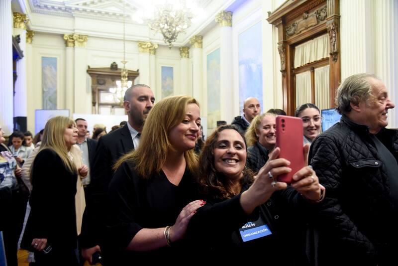 Después del acto en la UMET, la massista Cecilia Moreau fue al Congreso a la Noche de los Museos