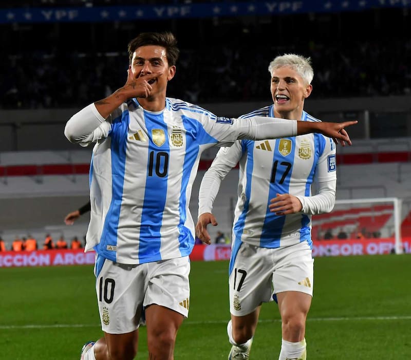 El "reaparecido" Paulo Dybala selló con su gol el triunfo de Argentina por 3 a 0 ante Chile. (Foto: NA/Claudio Fanchi)
