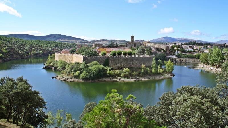 Buitrago de Lozoya es ideal para una escapada express cerca de Madrid.