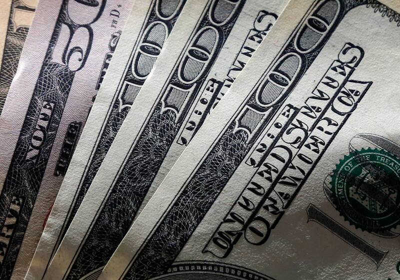 El dólar blue mantiene la brecha por encima del 100% respecto al oficial mayorista.
