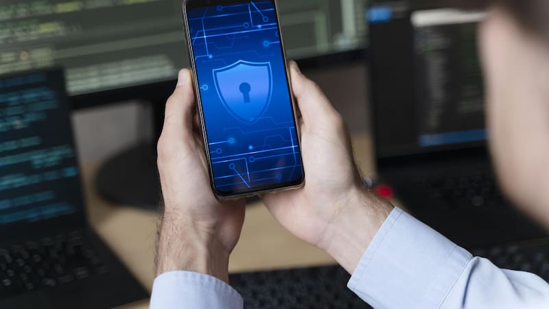 Descubrí cómo proteger tu información personal desactivando dos funciones clave de tu celular.