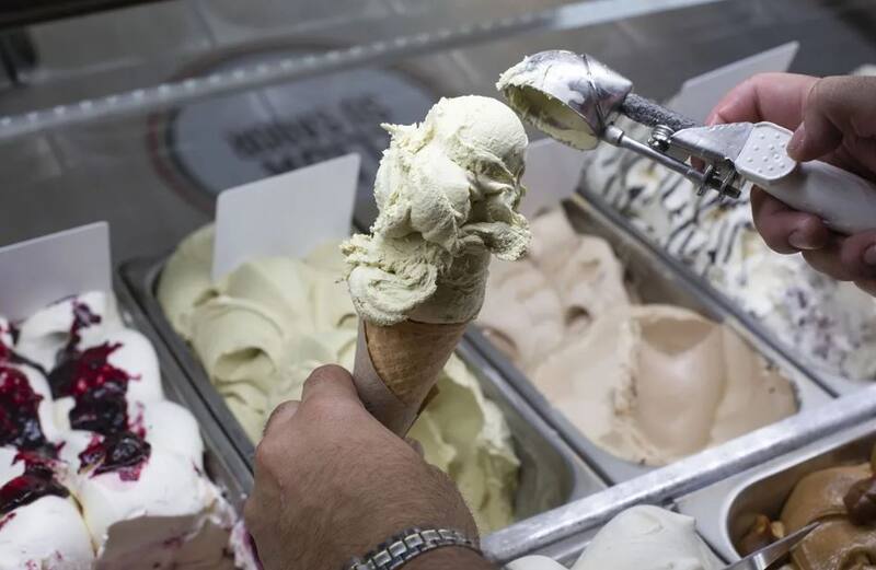 Ya escasean algunos sabores de helado como pistacho, por las trabas a las importaciones.