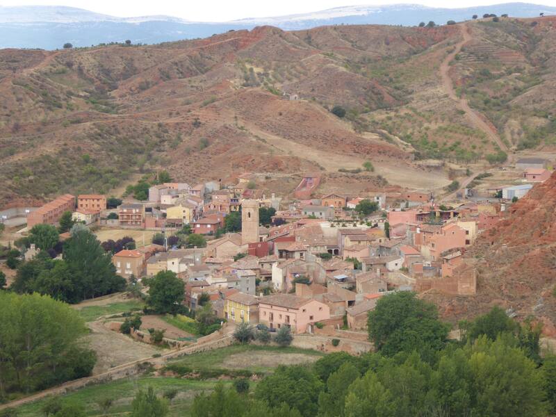 El pueblito encantado que está a 1 hora de Teruel y tiene un impresionante manantial con paredes de piedra. (Imagen: Wikimedia Commons)