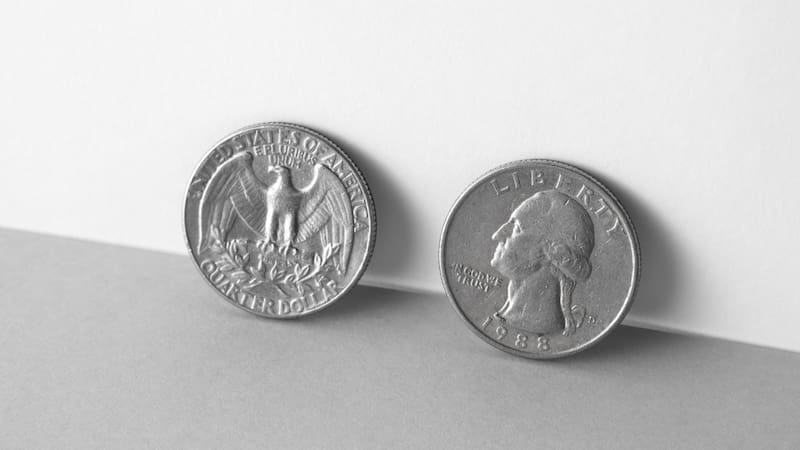 El alto valor de esta moneda se debe a errores en el proceso de acuñación, específicamente el uso de planchetes destinados a monedas de 10 centavos.