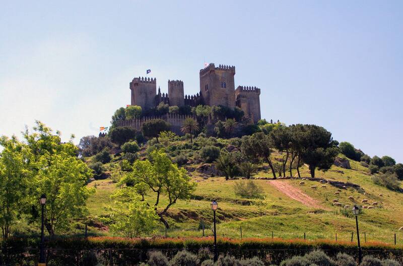Castillo Almodóvar, Córdoba- España. Fuente: (Wikipedia)