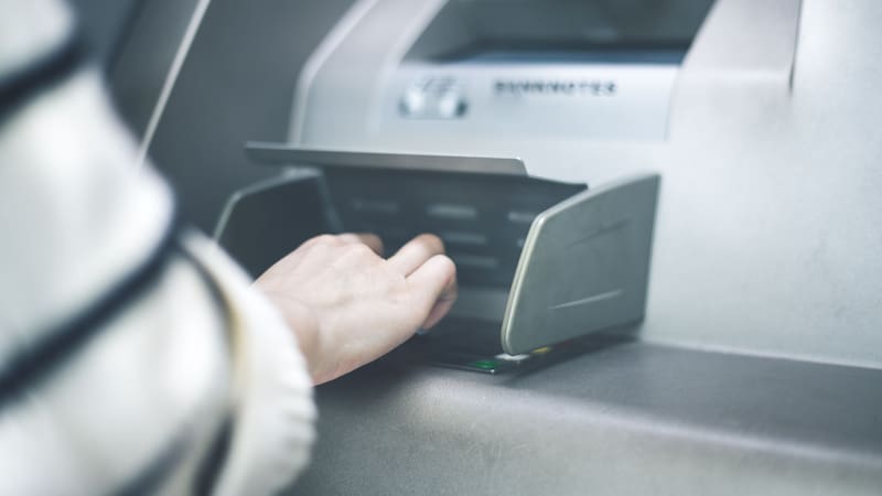 Utilizar los cajeros automáticos puede ser crear un problema para los usuarios.