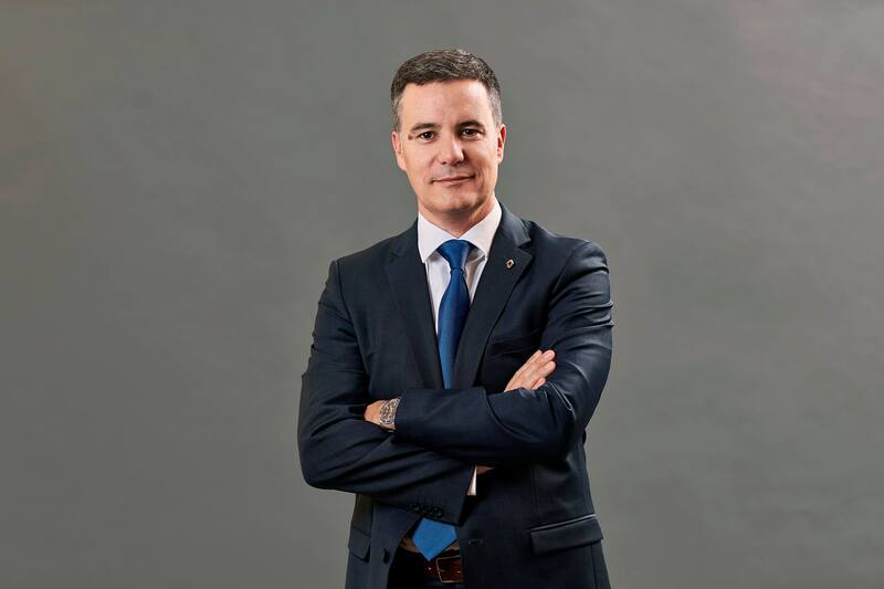Pablo Sibilla, CEO de Renault, dice que debió hacer microcortes en la planta por la falta de semiconductores