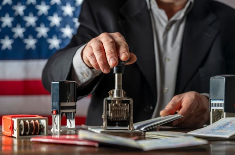 Es oficial | Cancelarán las visas americanas de quienes lleven esto en su equipaje de mano: será detectado antes de abordar (foto: archivo).