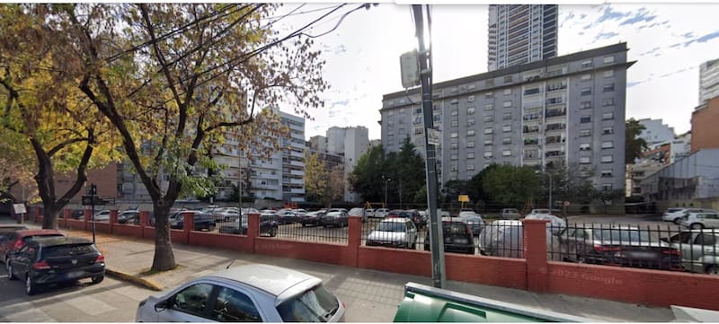 Actualmente, en el inmueble que ganó Consultatio funciona un estacionamiento.