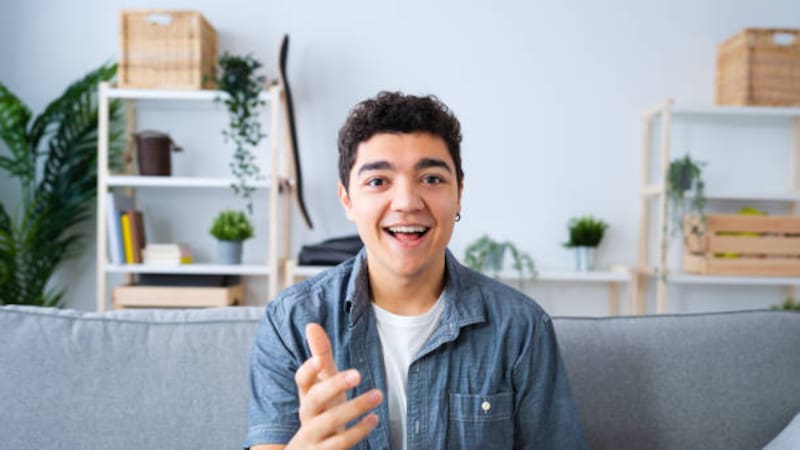 Hablar con uno mismo otorga beneficios fundamentales para el cerebro.