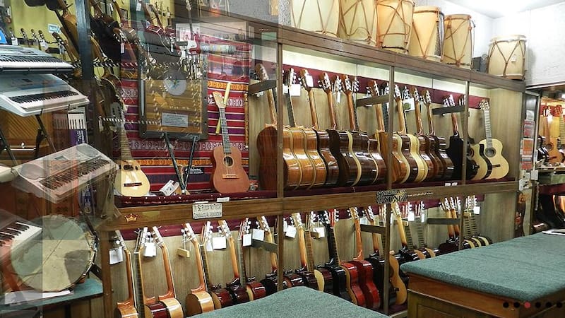 Guitarra, vas a llorar: cierra Antigua Casa Núñez, histórica fábrica de instrumentos de guitarras de Buenos Aires
