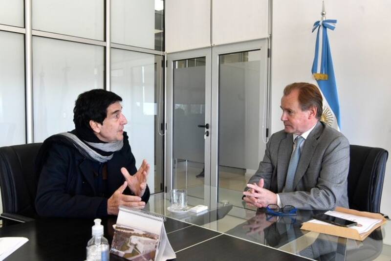 Gustavo Bordet recibió en su despacho al economista Carlos Melconian, titular del IERAL