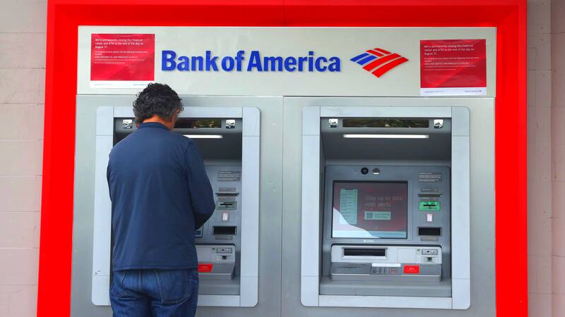 Bank of America paga salarios altos y busca personal. Fuente: Archivo.