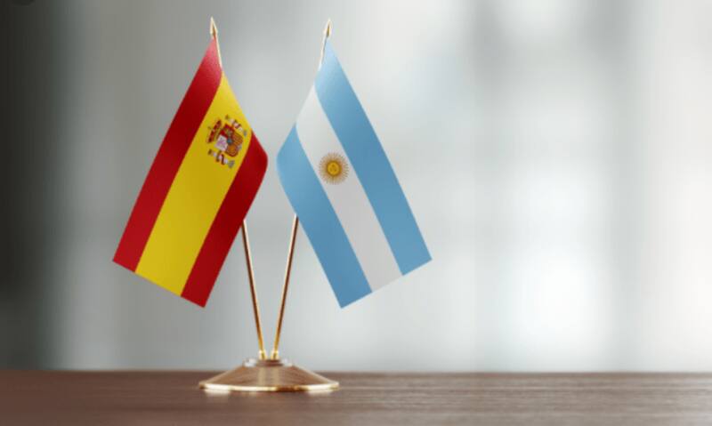 "La Argentina podría ser el futuro de España sí seguimos yendo por el mismo camino": la dura advertencia de Hugo Ferrer sobre la economía española