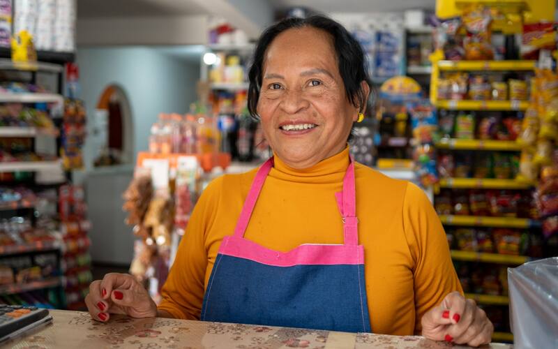 Qué es la Tarjeta Rosa y quiénes podrán recibirla en 2025. Fuente: Shutterstock.