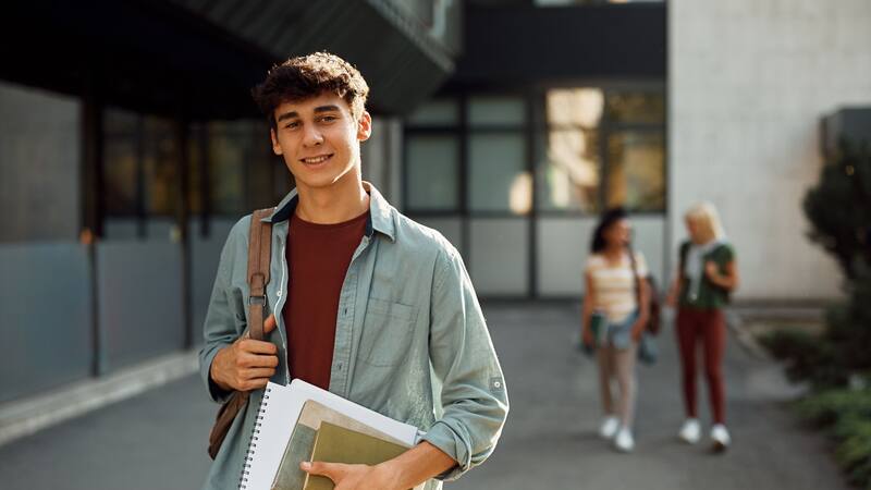 Hay becas para estudiantes con discapacidad en México que buscan garantizar que todos tengan acceso a una educación de calidad.