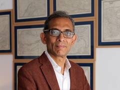 Entrevista con el premio Nobel Abhijit Banerjee: "La gente no confía en los economistas"