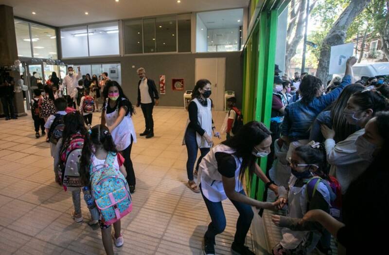 Las únicas instituciones exceptuadas son las escuelas albergue.