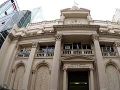 La nueva tasa debutó estable en 24,75% por suba en expectativas de inflación