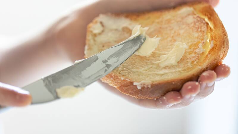 Un desayuno que incluya productos con grasas trans puede comprometer la salud a largo plazo.