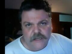 Casero respondió a las críticas de Carlotto: "No me destrocen por pensar distinto"