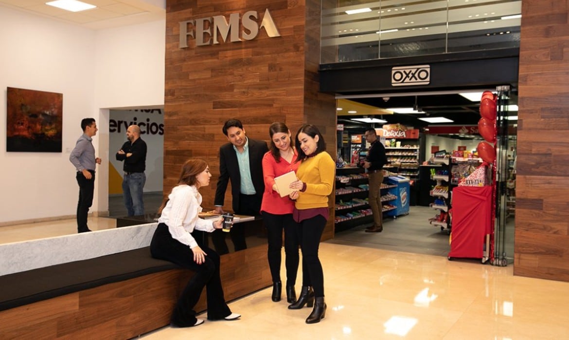 Femsa, dueña de Oxxo, cae casi 3% en la bolsa mexicana mientras ajusta su negocio  fintech Spin