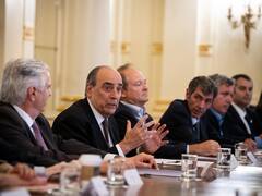 El Gobierno reunió a su "mesa nuclear" para articular una hoja de ruta: obras y capital privado, en agenda