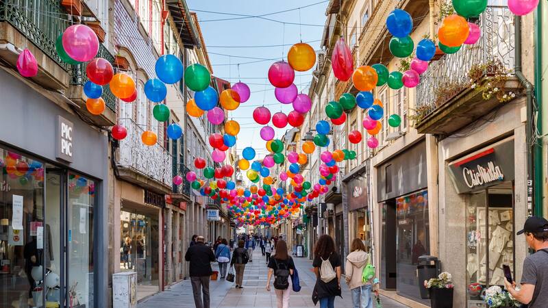 Es la ciudad más antigua de Portuha y una de las más ancestrales de Europa.