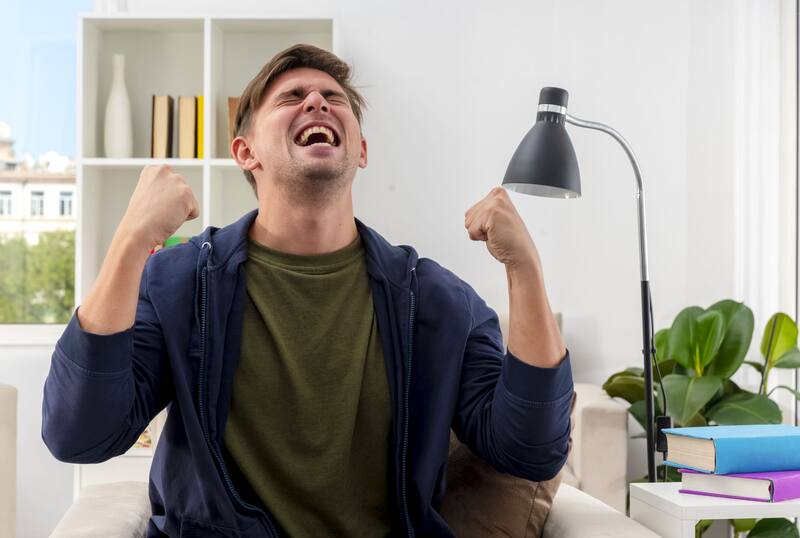 El SAT confirmó el pago de impuesto a quienes alcancen este requisito. Fuente: Freepik