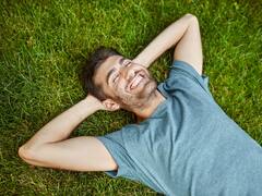 Actitud positiva: las 3 frases que usa la persona más feliz del mundo y puede cambiar tu vida cotidiana