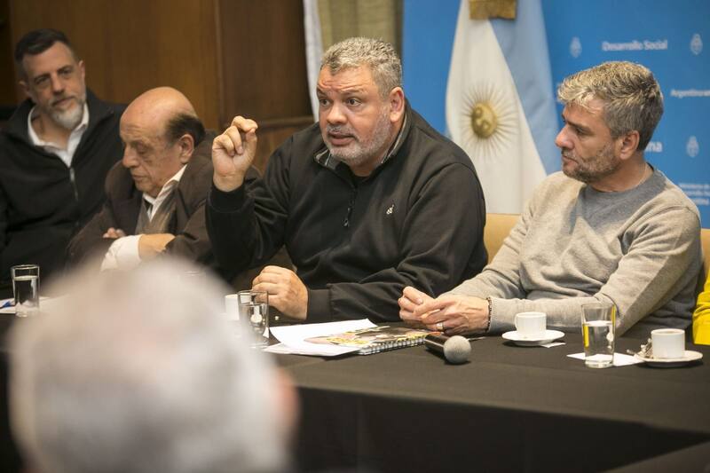 Juan Zabaleta convocó a los municipios por el Potenciar Trabaja, a la izquierda Mussi y Kravetz
