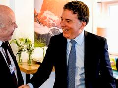 Dujovne, en desacuerdo con la continuidad de la "cláusula gatillo"