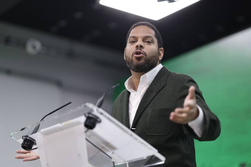 Ignacio Garriga, secretario general de Vox, durante una rueda de prensa. (Fuente: EFE / Rodrigo Jiménez)