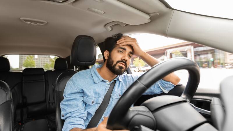 La DGT advierte que multará a los conductores que no cumplan con las nuevas condiciones de seguridad exigidas en los vehículos.