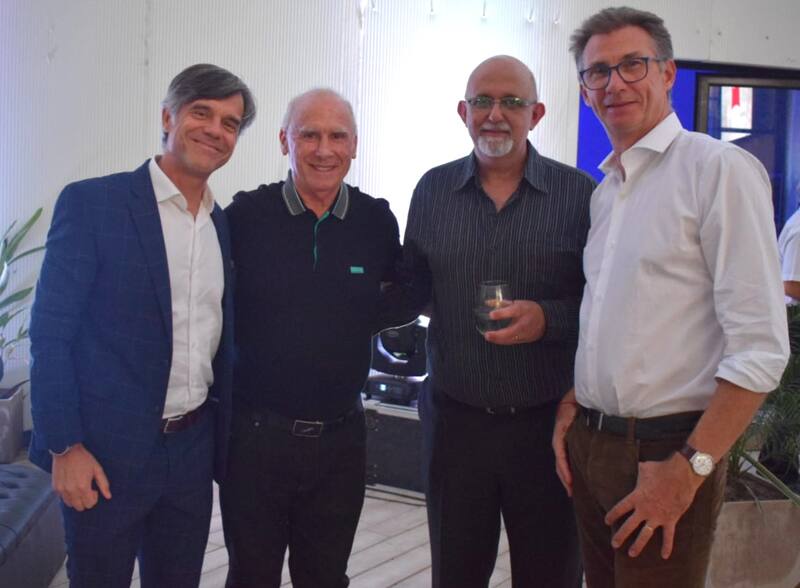 Luis Mirabelli de Accor, Carlos De Grandis, intendente de la ciudad de Puerto General San Martín, y representantes de Grupo Eredi durante evento en ibis Puerto San Martin
