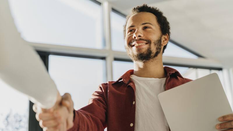 Nuevos puestos de trabajo en España: esta famosa empresa se expandirá en el sector tecnológico.