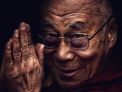 Dalái Lama: se filtró un video del líder espiritual con una niña y revivió la polémica