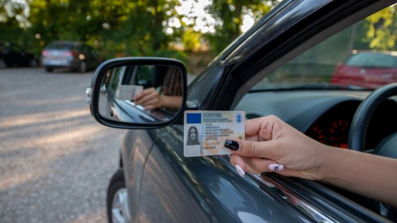 En qué casos deberás devolver el carnet a la DGT. (Foto: Shutterstock).
