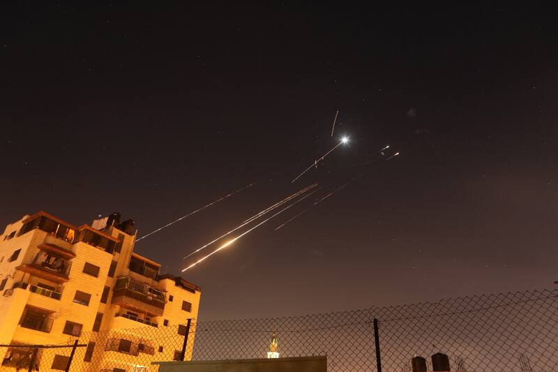 Las empresas en la región del Golfo se preparan con planes de contingencia y activan equipos de crisis ante la posibilidad de que la guerra entre Israel e Irán se extienda. Foto: EFE.