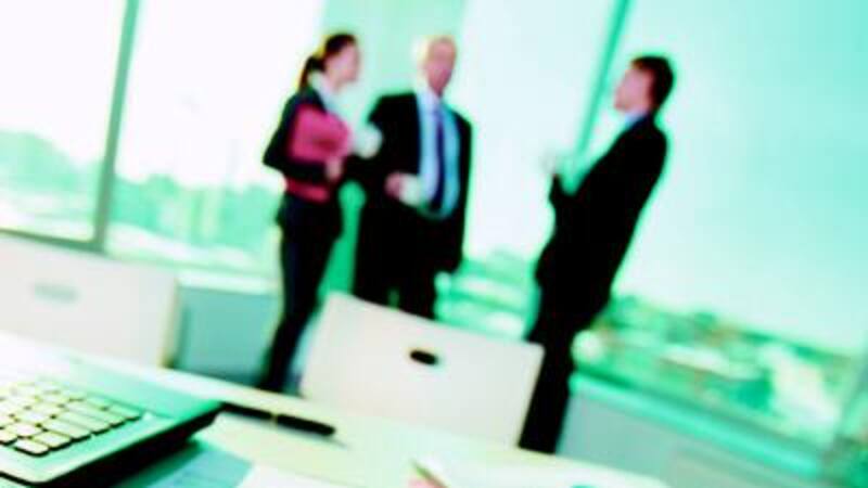 El criterio es igual que para un empleado en situación similar