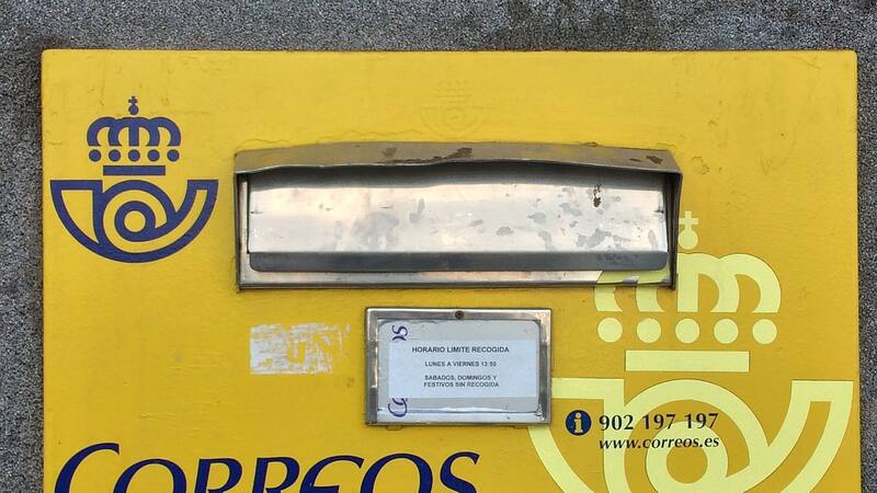 ¿Cómo trabajar en Correos sin estudiar una oposición? Estos son los puestos a cubrir y requisitos