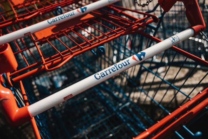 Carrefour congelará en Francia los precios de 100 productos de uso cotidiano hasta el 30 de noviembre