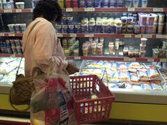 El Gobierno le pide a los consumidores "que cuiden los precios" y apunta contra los empresarios